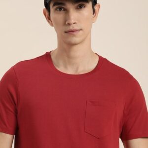 INVICTUS Men Red Solid Casual T-shirt