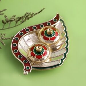Aapno Rajasthan Green & Red Glossy Leaf Roli Chawal Thali
