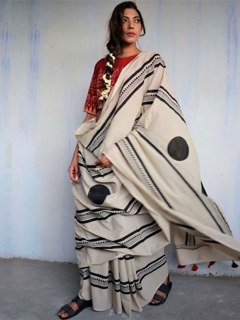 Chidiyaa White & Black Pure Cotton Saree