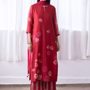 DIVASTRI Floral Printed Notch Neck Straight Kurta With Trousers & Dupatta