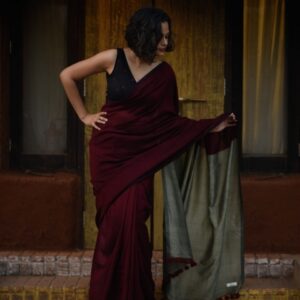 Suta Maroon & Beige Colourblocked Saree